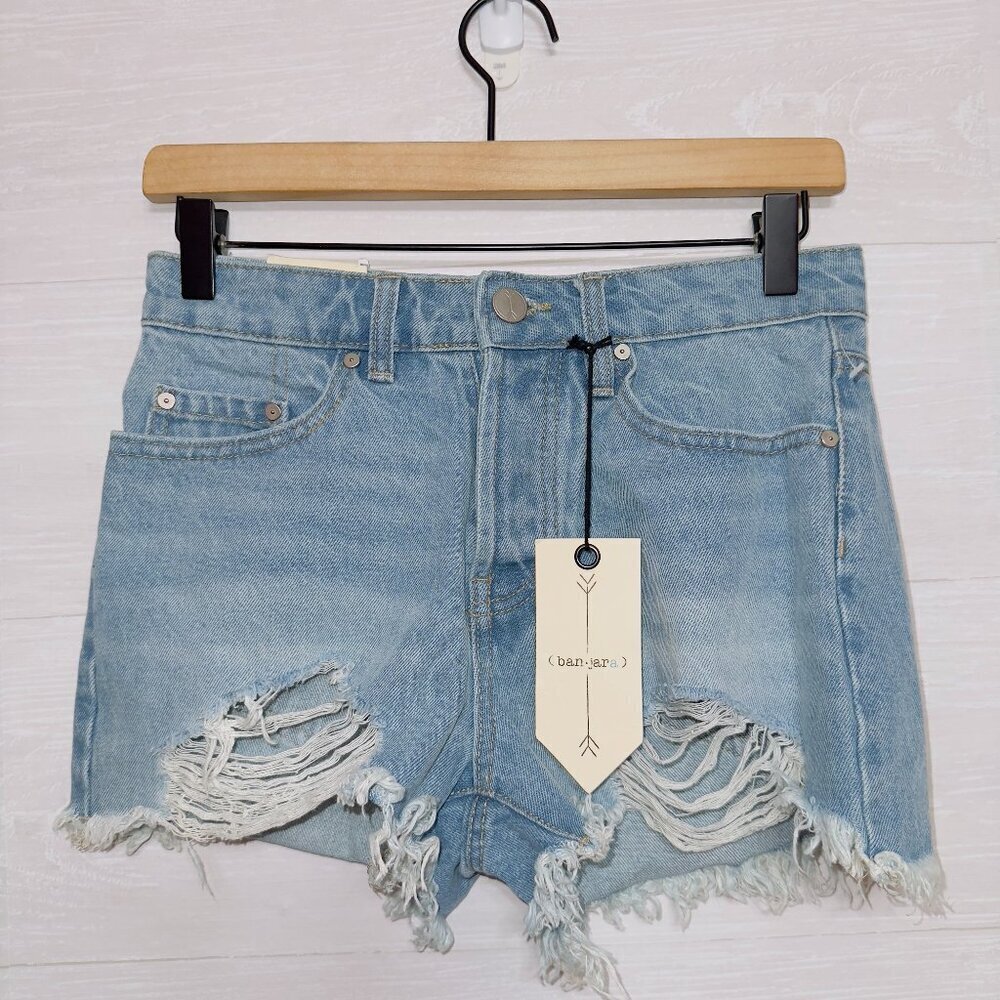 Ban-jara NWT Light Wash Denim High Waisted Loose Fit Cut Off Shorts size 3/25